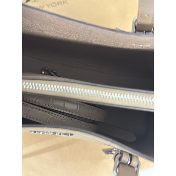 Coach CW017 Mollie Tote Bag 25 IN STONE - Picture 3 of 5